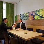 Ibis Altstadt Hotel 2*