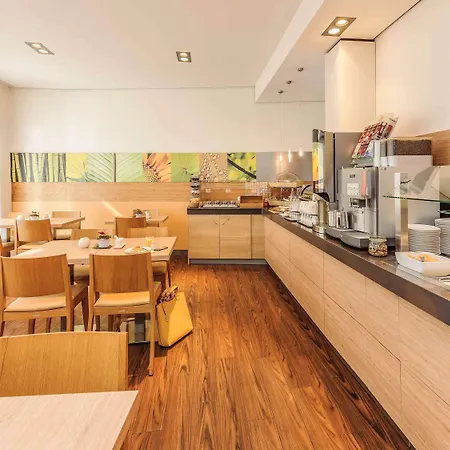Ibis Altstadt 2*