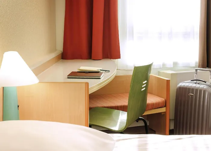 Ibis Altstadt Hotel 2*