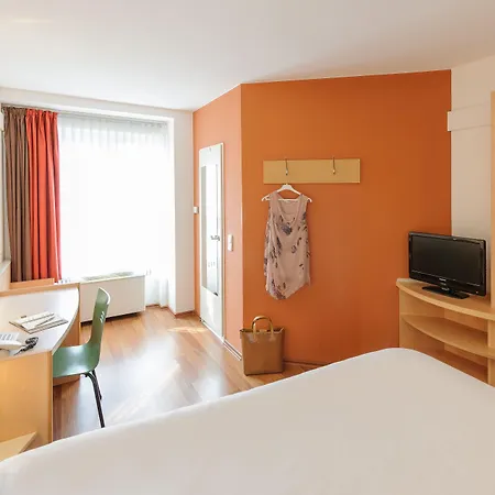Ibis Altstadt 2*