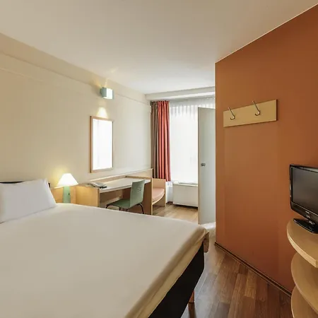 Ibis Altstadt 2*