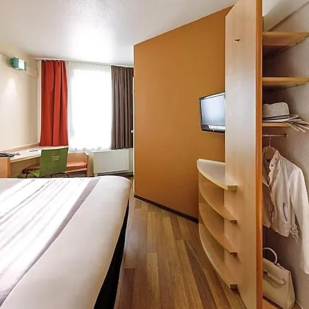 Ibis Altstadt 2*