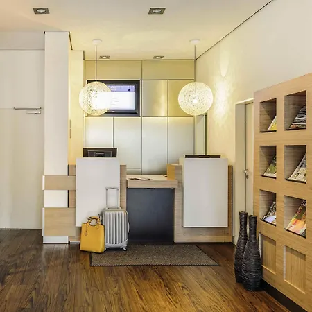 Ibis Altstadt מלון 2*