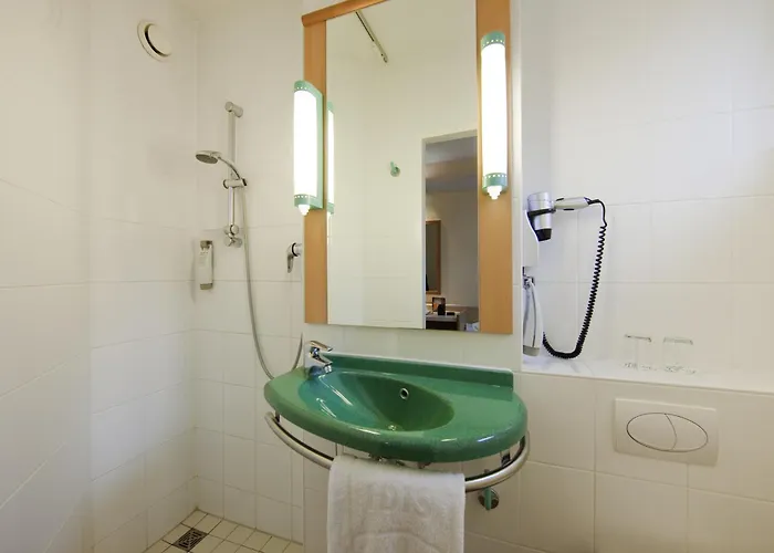 Ibis Altstadt מלון