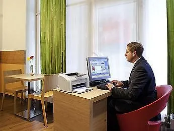 Ibis Altstadt Hotel 2*